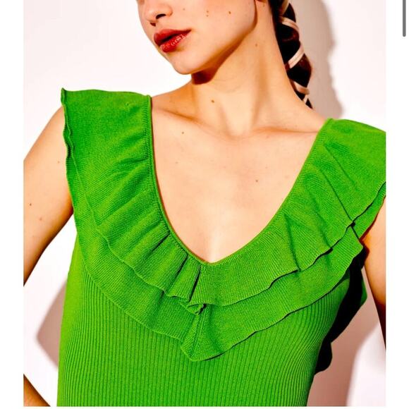 Déluc parrot green bodysuit NWT*small*ribbed ruffle neckline,sexy & flattering - Picture 2 of 3